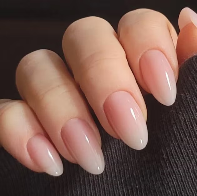 Diseño de uñas baby boomer